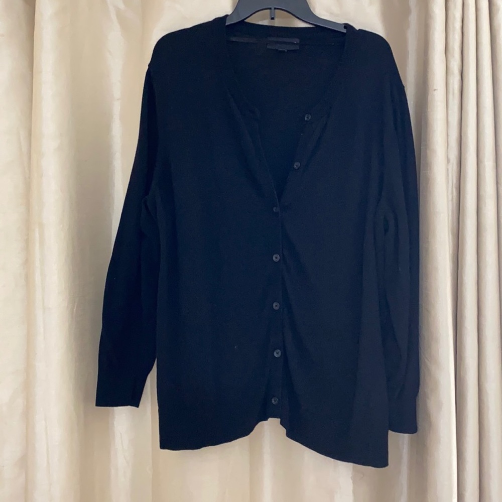 LB black button cardigan size 22/24